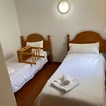 Casa De 5 Dormitorios Y 2 Terrazas