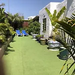 Bungalow Portos With Amazing Privet Garden