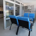 Central Apartment Overlooking Yumbo Centre With Heated Pool
