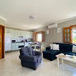 2 Apartments With Private Pool At Villa Diaz Aleman