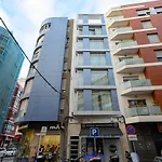 Loft - Side Sea Views - Aircon & Wifi