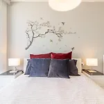 Brand New Apartment With Ocean & Volcano Views