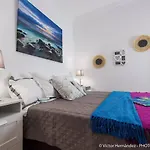 Flatguest Living House