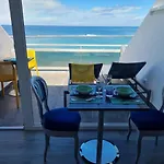 Luxury Suite Over The Beach