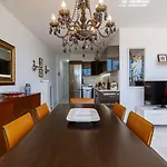 Canarian Holiday Home - Luxury Condo Near Yumbo