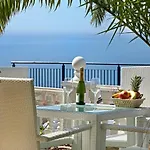 Apartment With Beautiful Sea Views