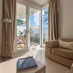Luxury Bungalow - Private Terrace - Pool - Aircon