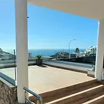 Villa Playa Amadores - Luxury Villa With Heated Pool