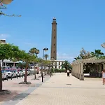 Cielo Azul Intenso Y Sol Radiante En Maspalomas