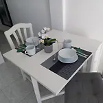 Yumbo Holiday Apartment - Tanife Cas