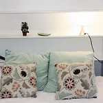 Stylish Studio Gio 211