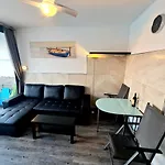 Oceanfront Deluxe-45M, 2 Big Pools,2Aircondition, 2Tv-65