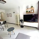 Bright & Comfortable Beach Flat