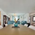 Beautiful 3-Bedroom House In Sonnenland