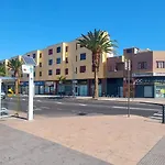 Ten Minutes From Airport - 1