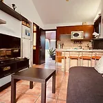 Click&Guest - Bright Sun On Holidays