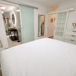 Stylish 2 Bedroom Bungalow By Pride Holiday Rentals