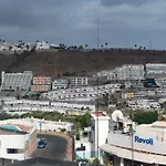 Entre El Cielo Y El Mar. Puerto Rico..