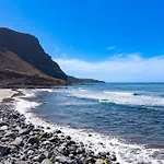 Home2Book Beachy Vibes Sea Side Apartment, Guia