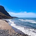 Home2Book Beachy Vibes Sea Side Apartment, Guia