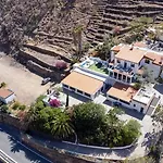 Room In Peaceful Villa 15 Min From The Beach