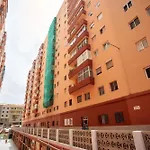 Work & Pet Friendly Urban Home Next To The Beach