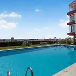 Urban Elegance View Suite Pool