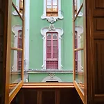 Triana Rooms Eh
