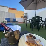 Casa En Agueimes Con Terraza, Barbacoa Y Aire Acondicionado