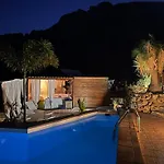 Studio Bed-Room In Quiet Montain - Swimming Pool, Jacuzzi, Wifi, Tv Outdoor Chill Out - La Lezardiere