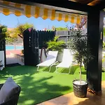 Oasis Beach Holiday Home With Jacuzzi