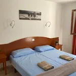 Tirma - 1 Bedroom Apartment Close To Beach And Yumbo Centre