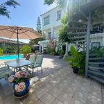 Apartamento Independiente En Chalet Compartido Con Piscina