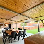 Luxury Banana Haven Villa With Pool By Tenpropertiesgc