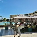 Las Olas Palmeras