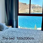 Su Eminencia - Sea View Apartment With Modern Comforts