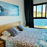 Su Eminencia - Sea View Apartment With Modern Comforts