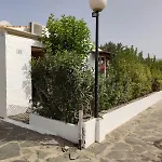 Lovely Bungalow With Parking
