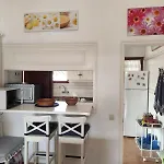 Lovely Bungalow With Parking
