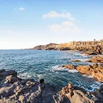 Las Palmas Beach House Retreat