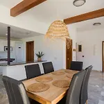 Tauro Villas