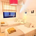 Cozy Corner Close To Beach, Golf And Shopping