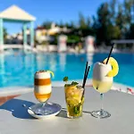 Bungalows Cordial Green Golf
