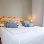 Triana 103 Rooms & Suites