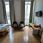 Triana 103 Rooms & Suites