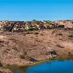 Calle Swing Holiday House