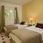 Villa West 1