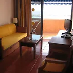 Apartamentos Amadores Beach