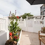 Ideal Getaway Private Terrace 2Br Chalet