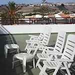 Vivienda Vacacional Las Buganvillas - Villa Espaciosa En Zona Comoda Y Tranquila